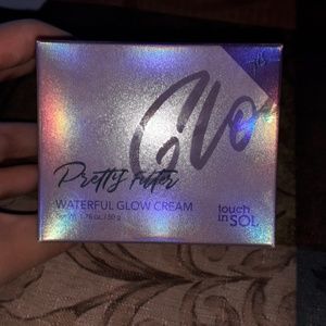 Touch in Sol pretty filter glow cream